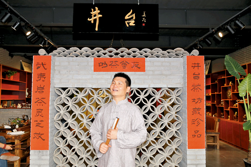 ◆「噴空」 中的陳紅旭。受訪者供圖