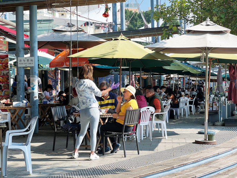 ◆位於市集入口處的小食亭長期旺場。