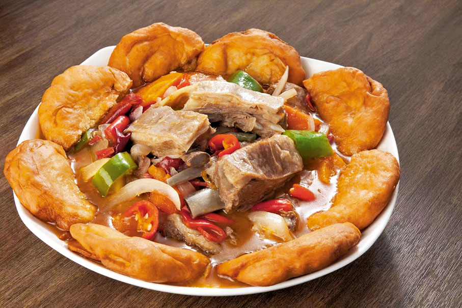 ◆因為沒有饢坑，吳夢盈改進了饢的製作方法。