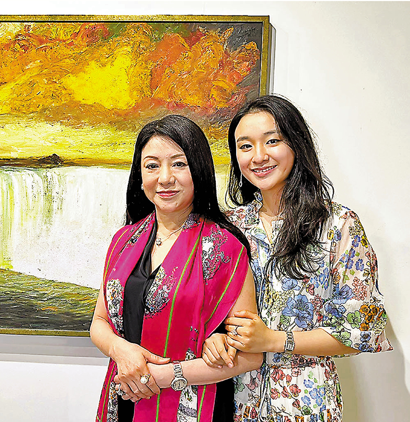 ◆西山錦綉（左）和其女兒西山瑞貴同樣是喜歡油畫創作。