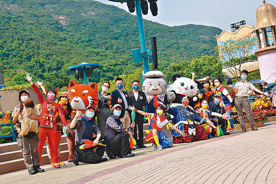 ◆香港海洋公園休園105天後重開，公園為市民準備了歡迎表演，現場氣氛十分熱烈。