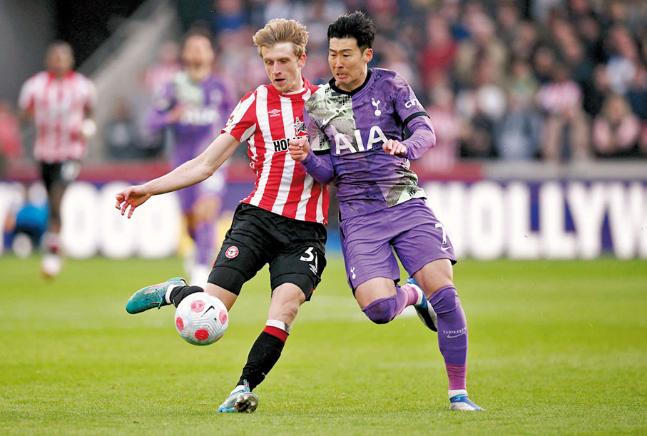 ◆ 對陣賓福特，熱刺射手孫興民受到嚴密看管。  法新社