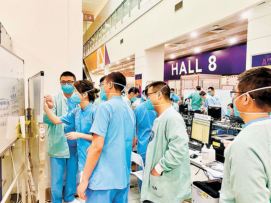 ◆兩地醫護常就個案交流。    余立挺 攝