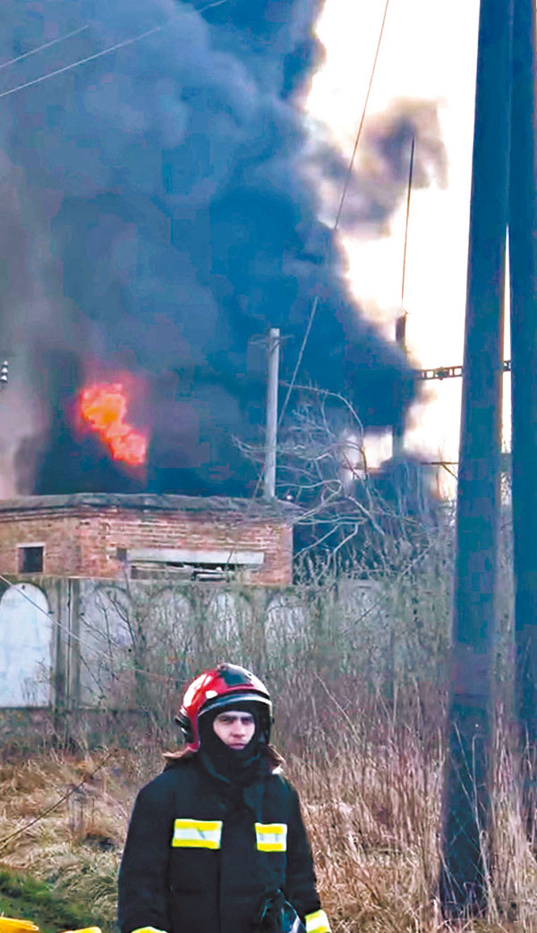◆ 網上流傳影片顯示火車站附近發生爆炸。 路透社