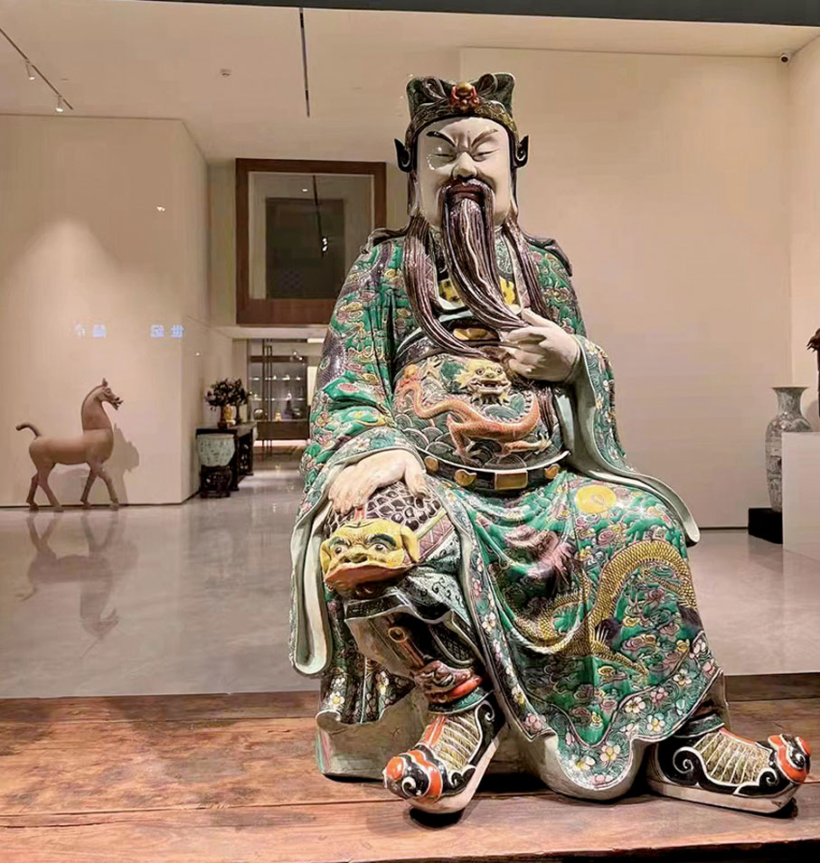 ◆晚清 文關公瓷塑