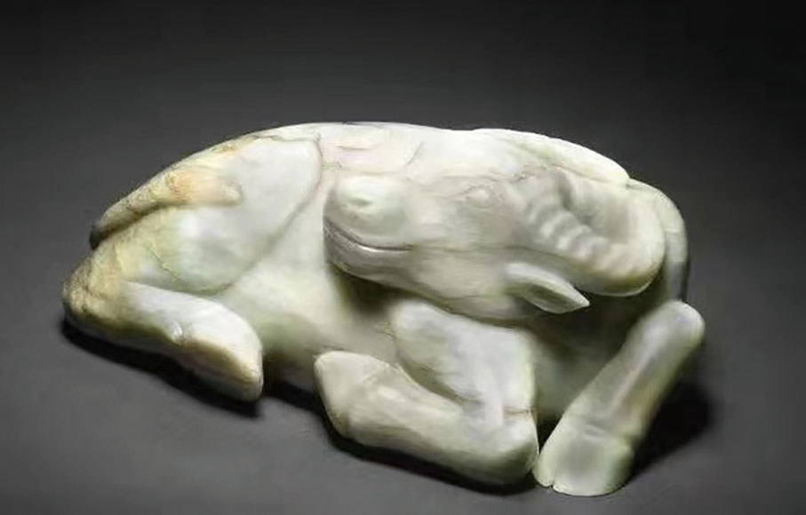 ◆邦瀚斯拍品 乾隆 青玉臥牛