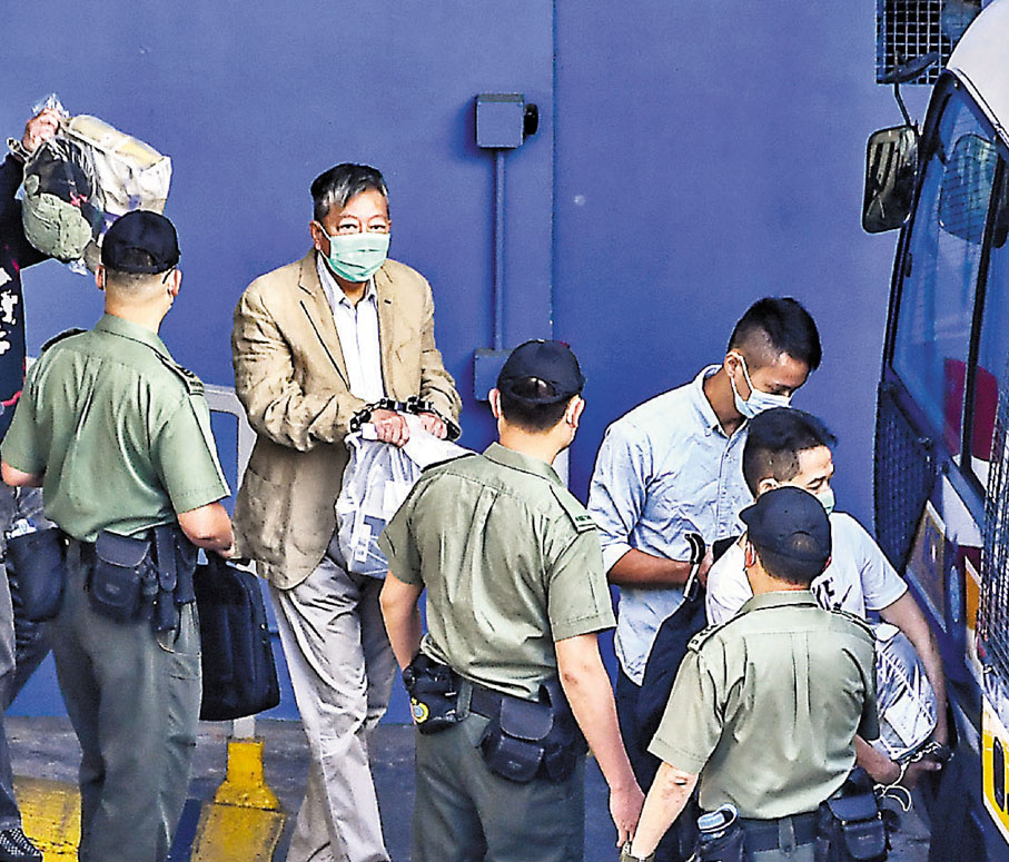 ◆李卓人（中）因早前4宗非法集會案共被判囚20個月後，現再加監兩星期。資料圖片