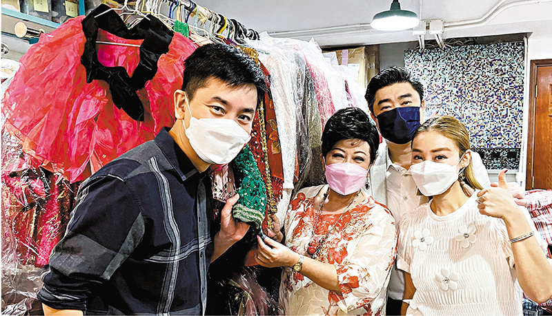 ◆ 藝人范振鋒以及直播主持Vivi等會協助家燕姐是次慈善義賣。