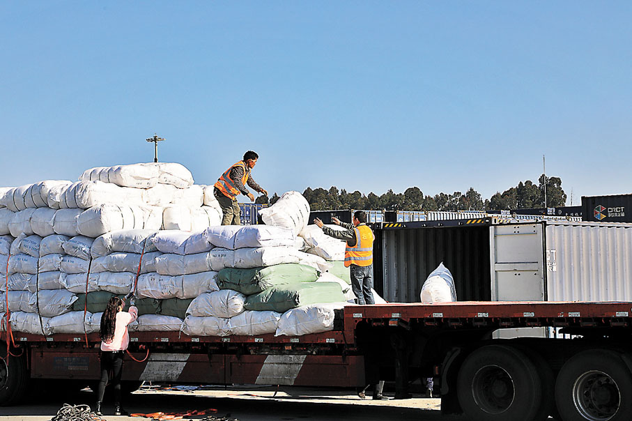 ◆ 鐵路沿線的普洱、西雙版納都是中老鐵路這條黃金運輸線「開通即旺」旅遊城市。  雲南傳真