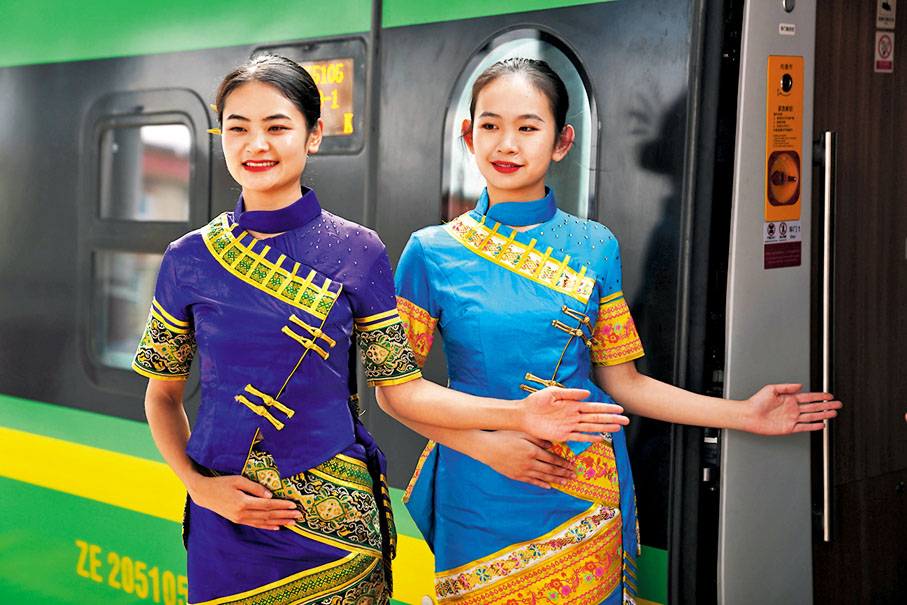 ◆ 鐵路沿線的普洱、西雙版納都是熱門的旅遊目的地，列車開通也帶動了兩地的旅遊。 雲南傳真