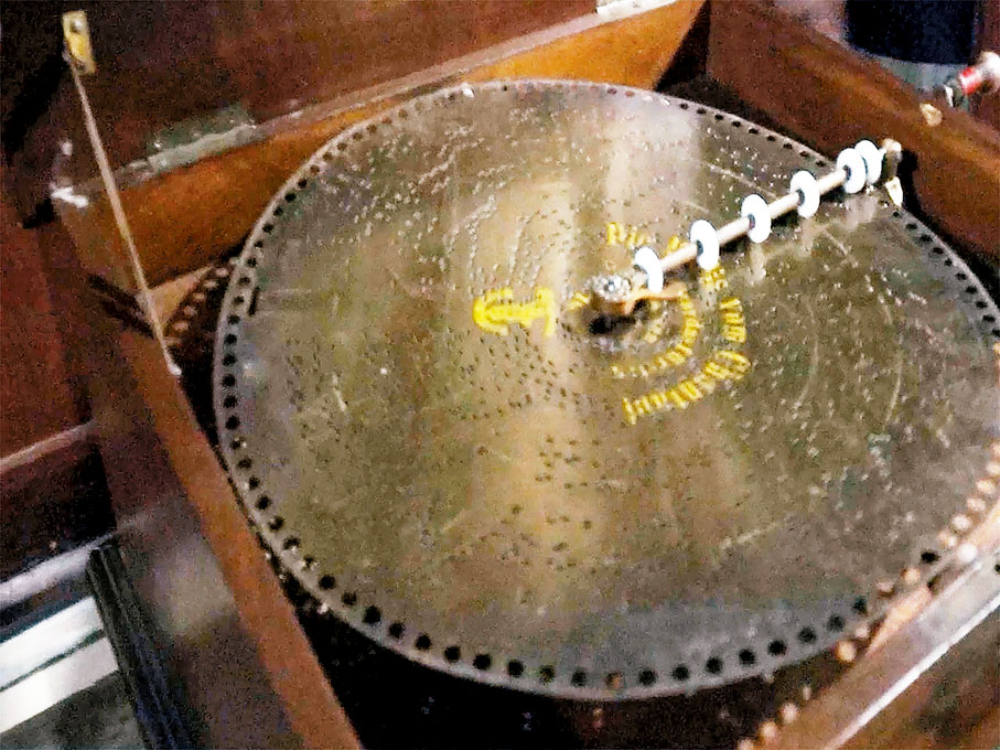 ◆川島芳子生父善耆在法國購買的留聲機。