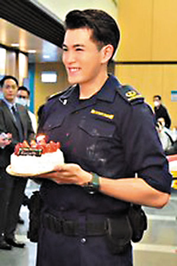 ◆黎峻在片場度過難忘的生日。