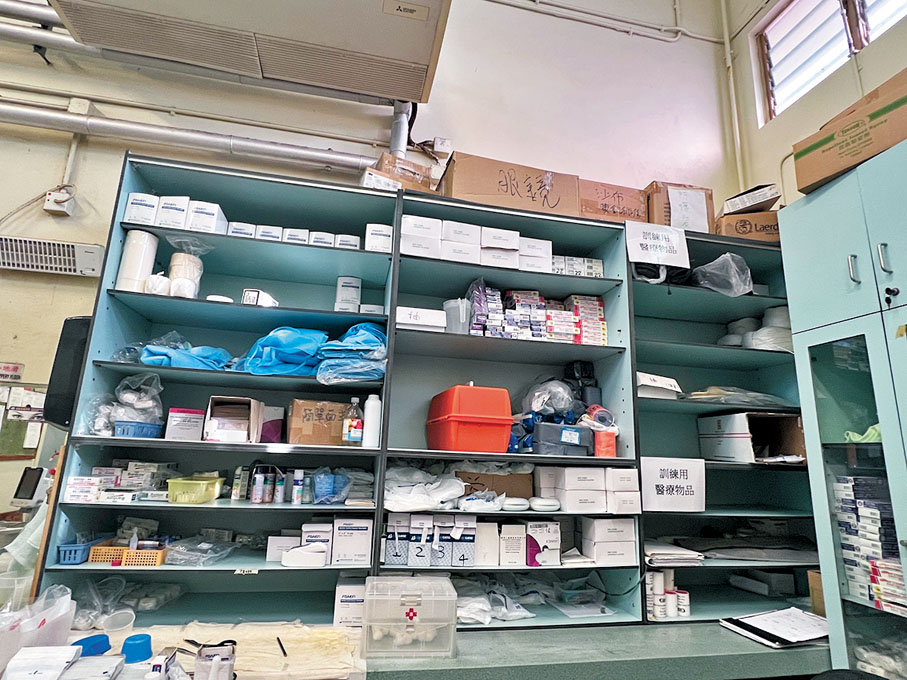 ◆急救站裏有基本的搶救物資。