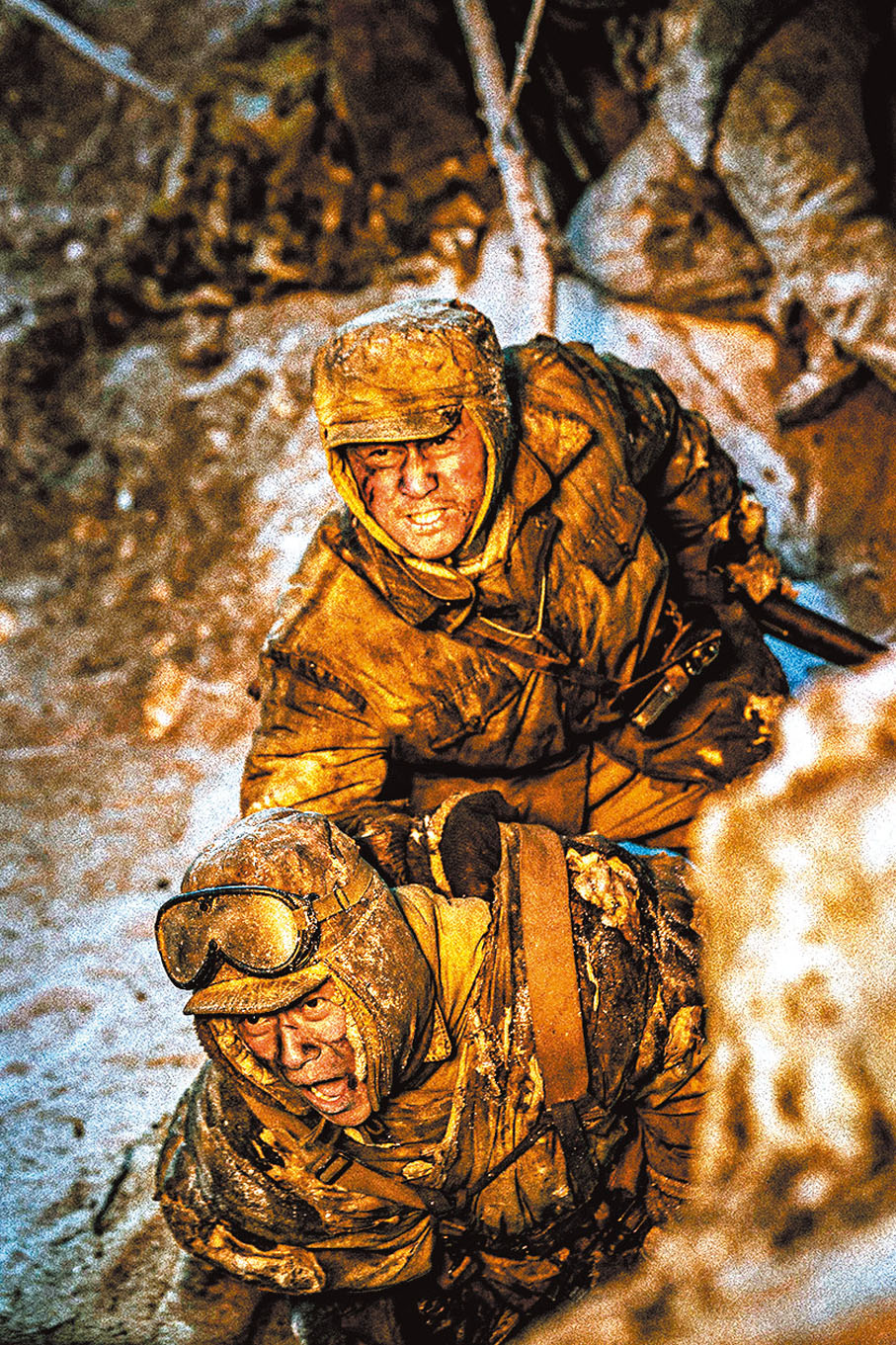 ◆吳京、易烊千璽在戲中合演兩兄弟。