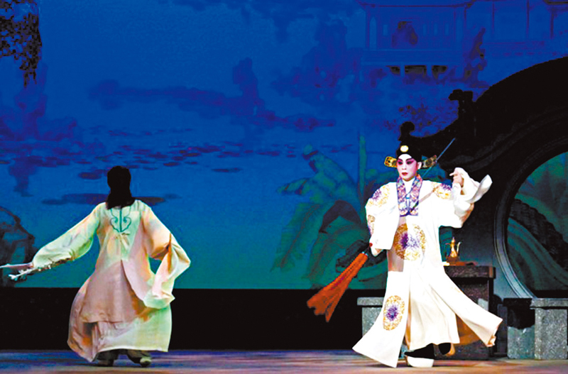 ◆《紅菱巧破無頭案》無頭鬼報夢，也有一段特別排場。