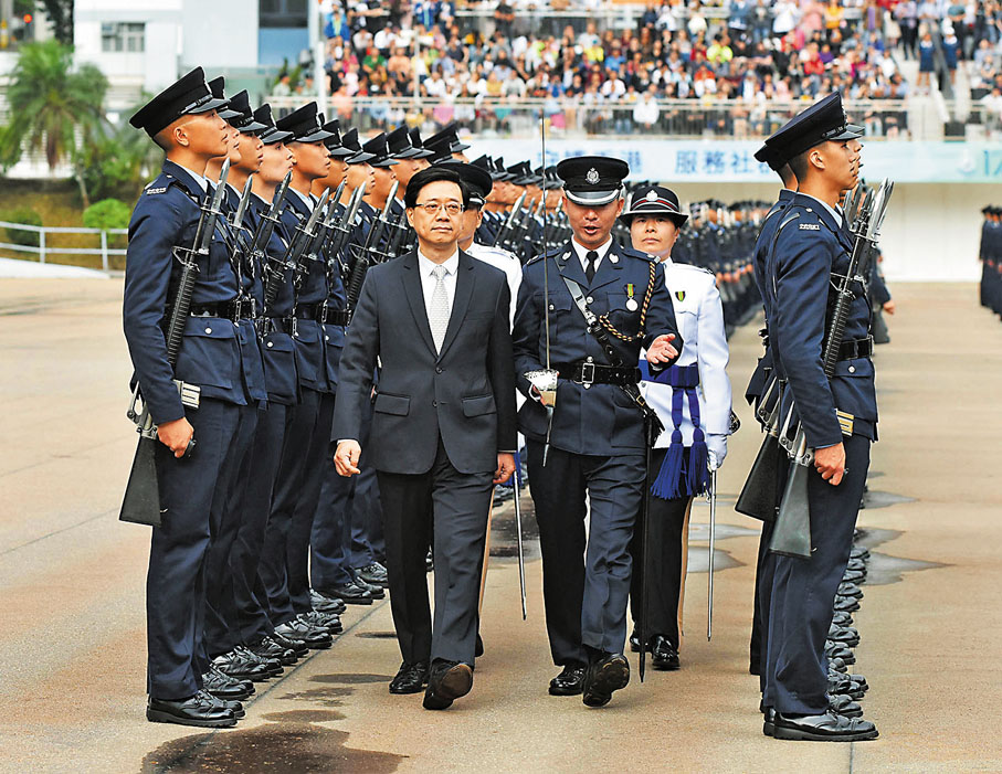 ◆圖為2019年李家超出席香港警察學院結業會操。