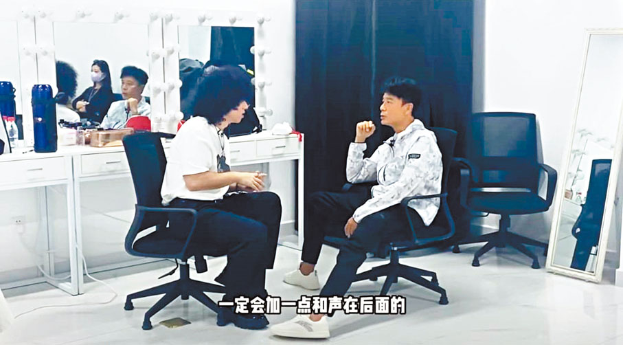 ◆ 李克勤樂給曾比特提供小巧思。