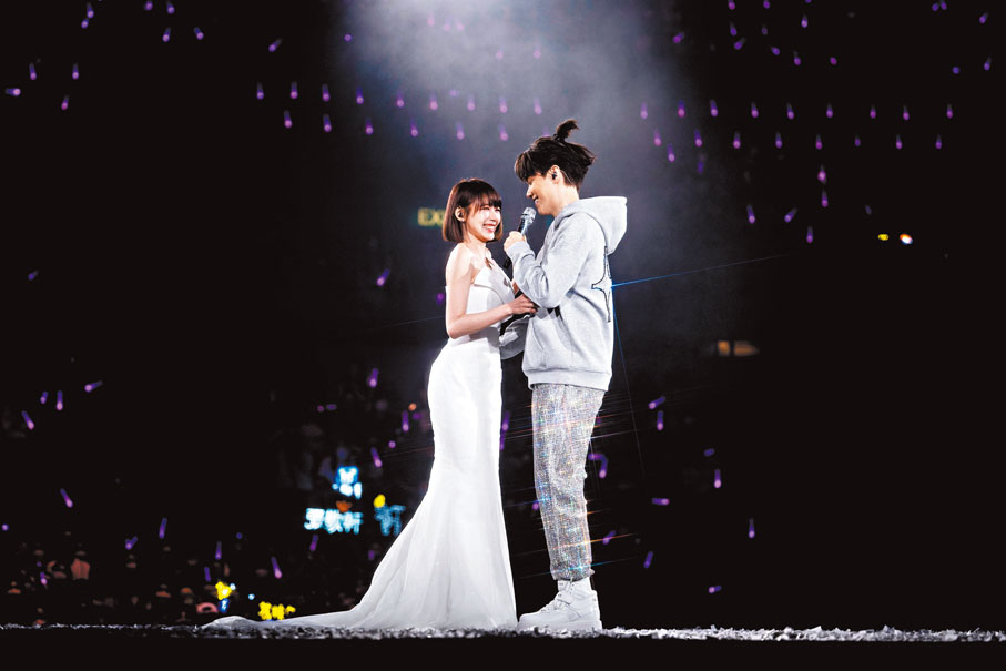 ◆張敬軒與「大馬女神」林明禎甜蜜互動。