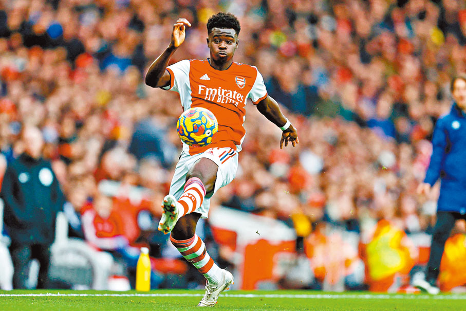 ◆「兵工廠」小將布卡約沙卡善於在邊路策動攻勢。  法新社