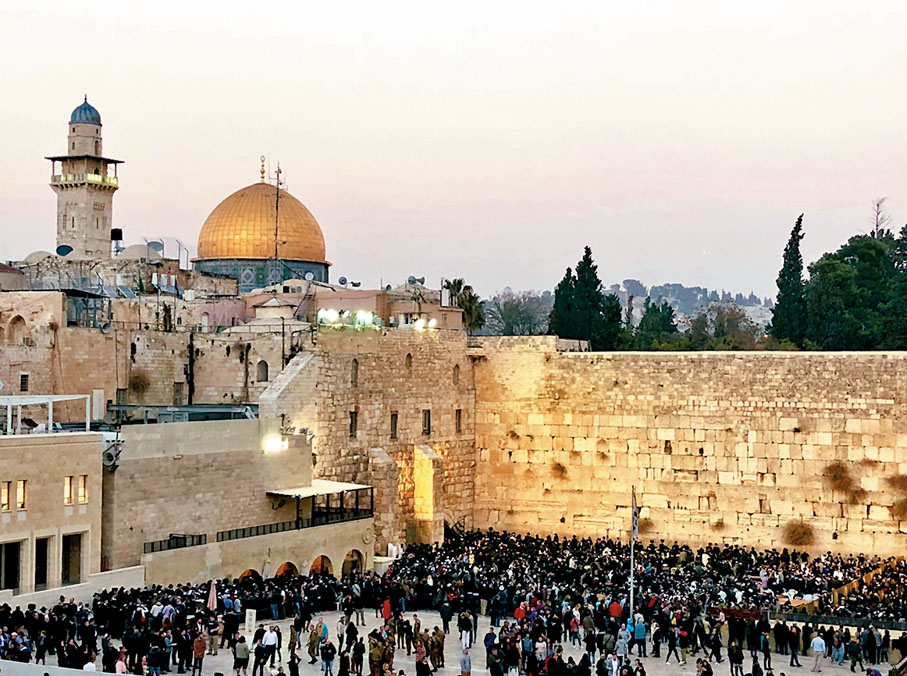 ◆耶路撒冷舊城「哭牆」，猶太人故鄉的象徵。 作者供圖