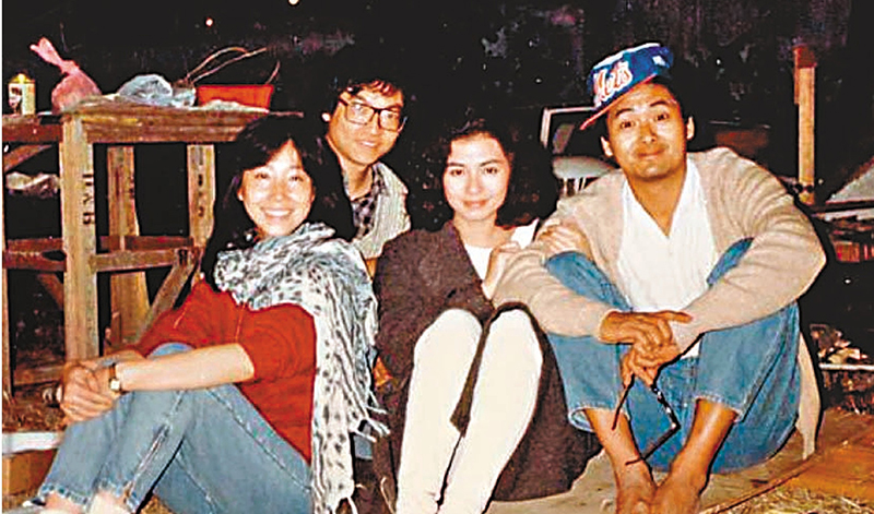 ◆左起：導演張婉婷、編劇羅啟銳、鍾楚紅和周潤發當年合作愉快。