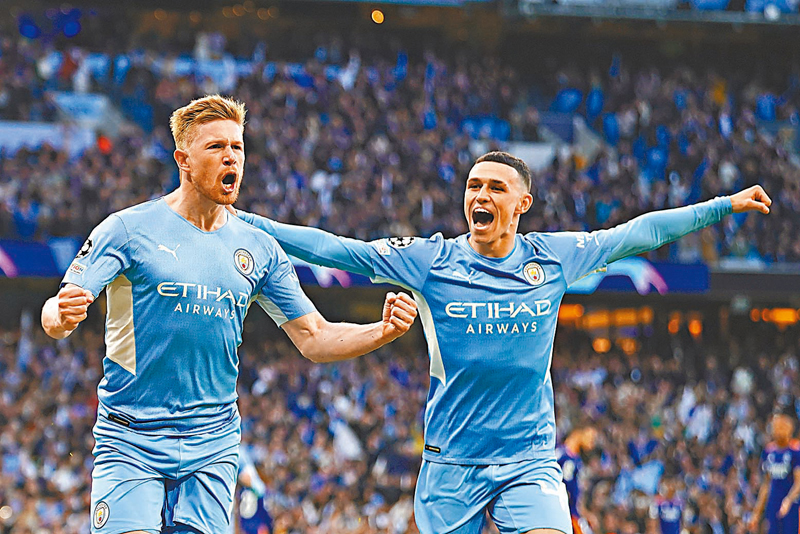 ◆ 奇雲迪布尼(左)與菲爾科頓，都是曼城爭取入球的銳利武器。  美聯社