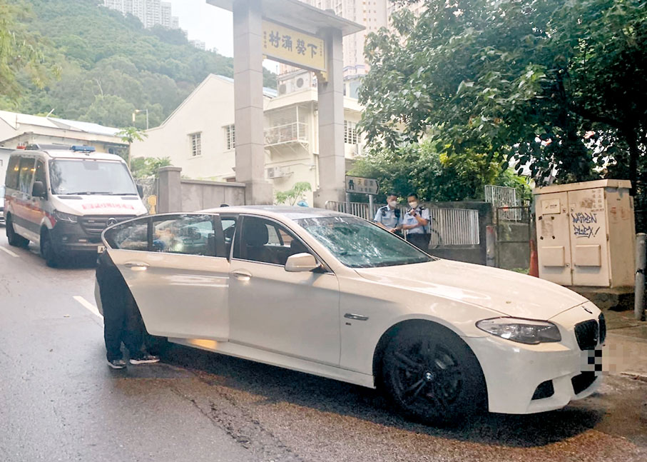 ◆被警方截停的涉案寶馬房車。警方圖片
