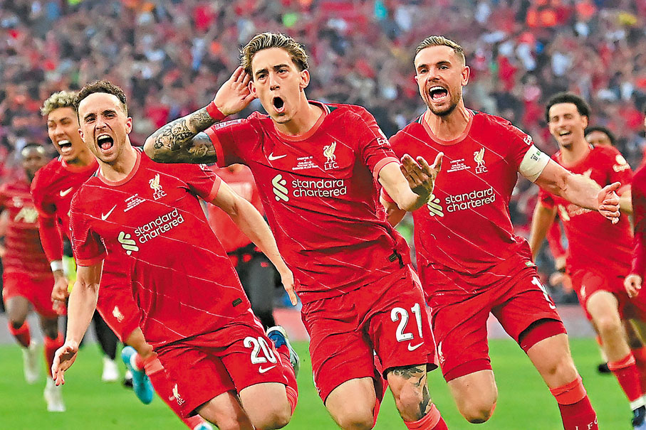 ◆ 森美卡斯（21號）成為贏波功臣。 法新社