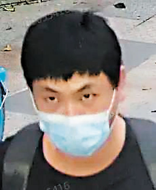 ◆趙姓疑兇潛逃期間分別戴假髮、戴帽、換衣服及換袋喬裝易容。湖南公安微博