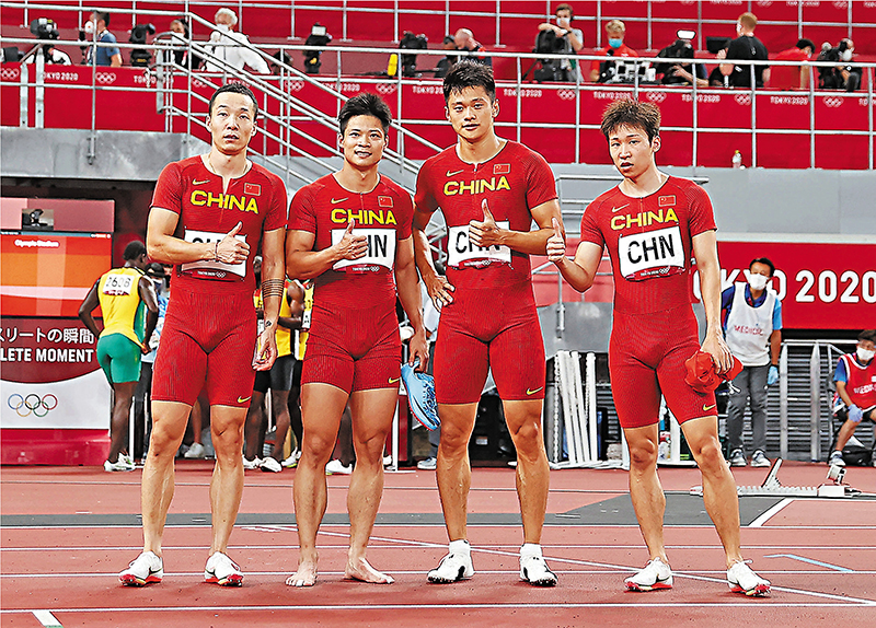 ◆中國男子4×100米接力隊隊員吳智強（左起）、蘇炳添、謝震業和湯星強終如願獲得奧運獎牌。 資料圖片