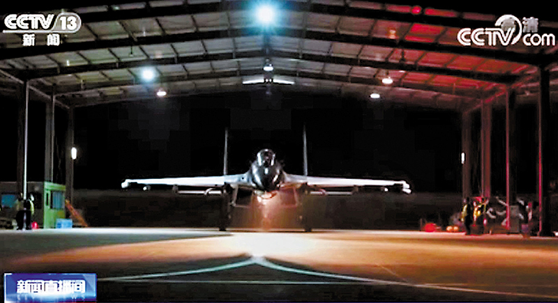 ◆東部戰區空軍航空兵某旅近日組織夜間飛行訓練，錘煉飛行員夜間技戰術水平。 視頻截圖