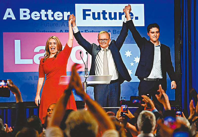 ◆阿爾巴內塞（中）帶領工黨時隔9年後重新上台執政。 路透社