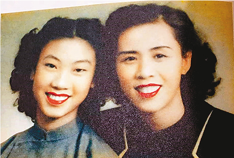 ◆ 當年18歲的任冰兒與堂姊任劍輝合照。 徐蓉蓉文化工作室Facebook
