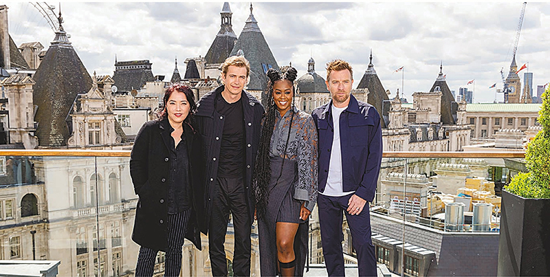 ◆左起：導演Deborah Chow、演員Hayden Christensen、Moses Ingram與伊雲早前出席倫敦造勢活動。