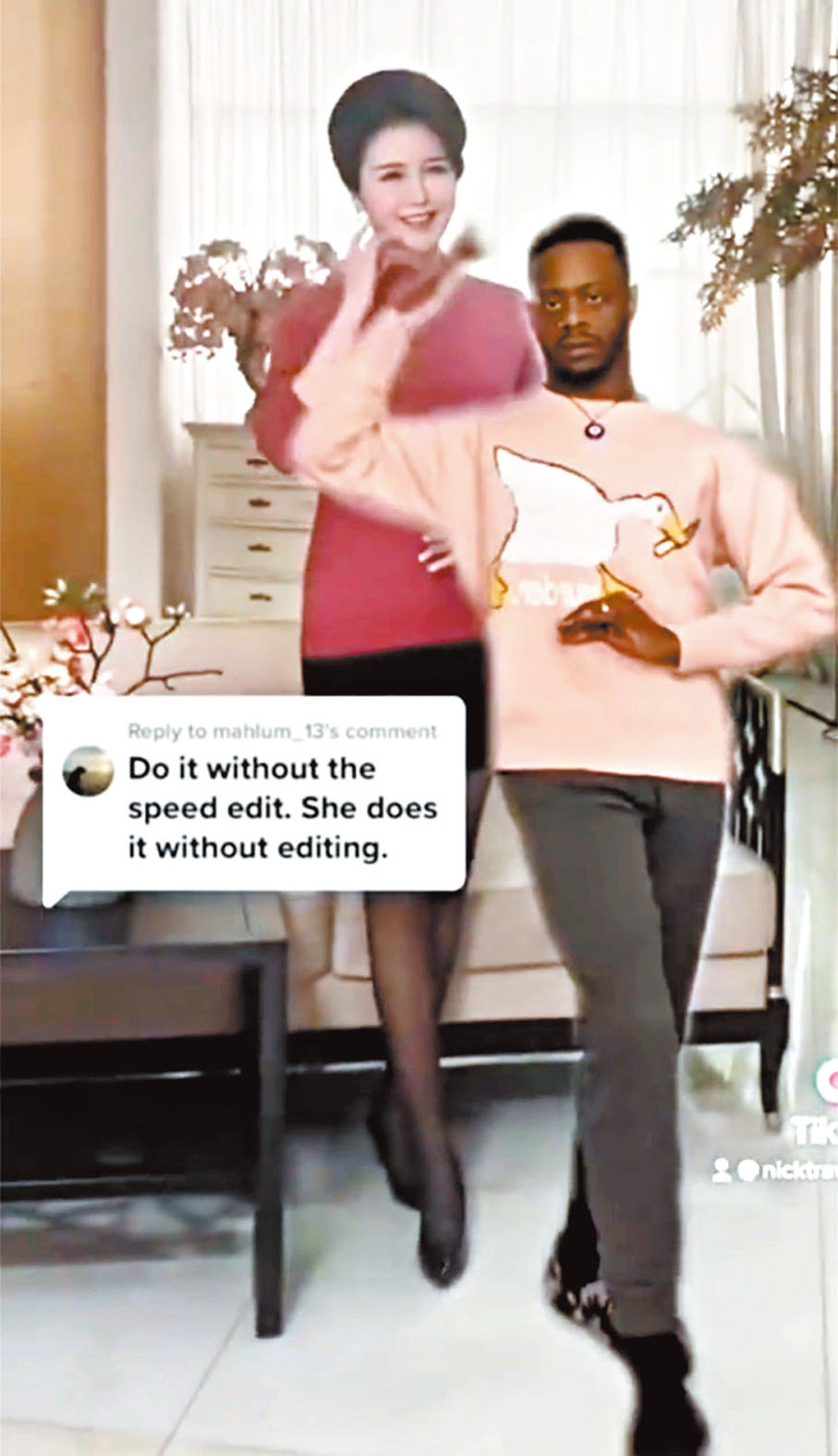 ◆在TikTok，不少外國博主模仿梁曉晴極速變換拍攝姿勢的絕活。