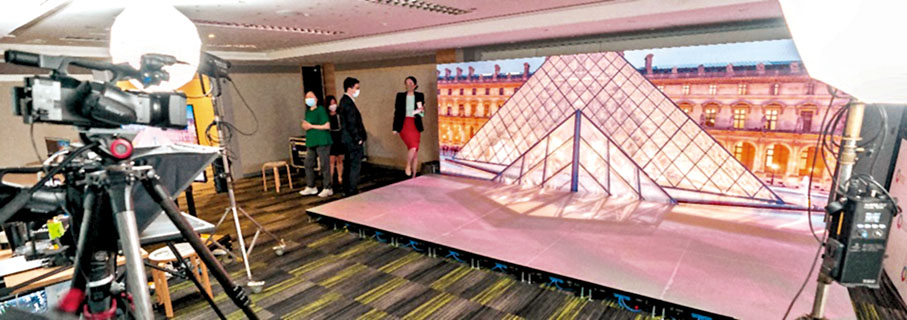 ◆團結香港基金的發布會首次運用「延展實境科技」，結合虛擬與現場拍攝，突破傳統的網上會議體驗，充分展示藝術科技結合帶來的可行性。 團體供圖