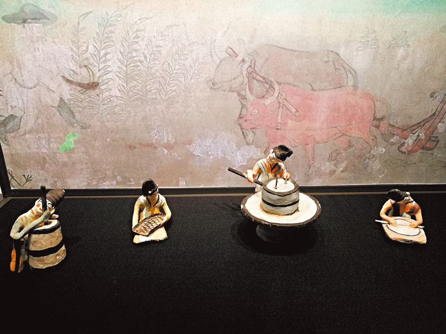 ◆唐代彩繪勞動婦女俑