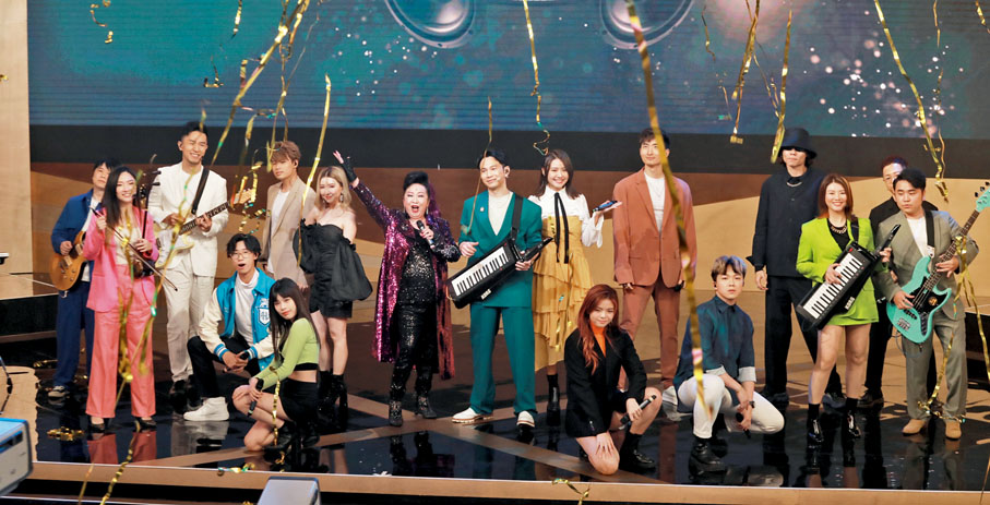 ◆ 家燕姐率領聲夢學員表演。