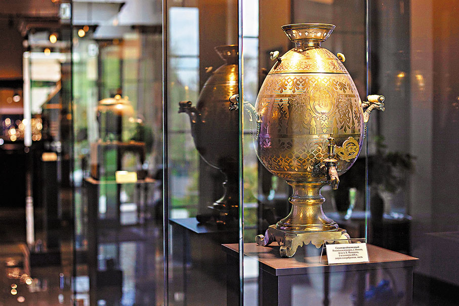 ◆生產於19世紀的蛋形茶炊