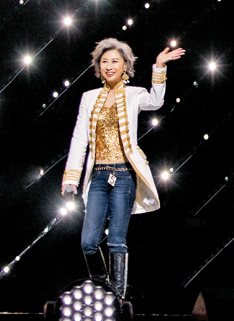 ◆Gigi近期敢於親熱地叫葉蒨文做Sally姐姐。