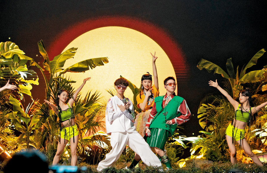 ◆Gigi嘗試了更為歡脫鬼馬的表演舞台。