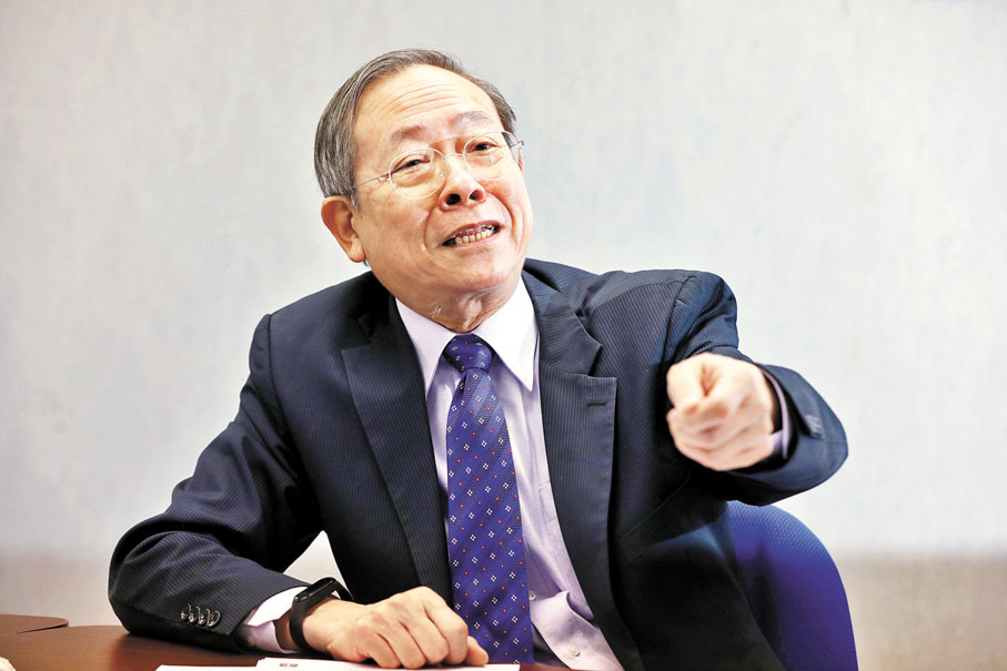 ◆黎棟國接受香港文匯報訪問。香港文匯報記者 攝