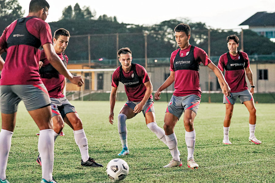 ◆港足球員落力操練。  足總圖片