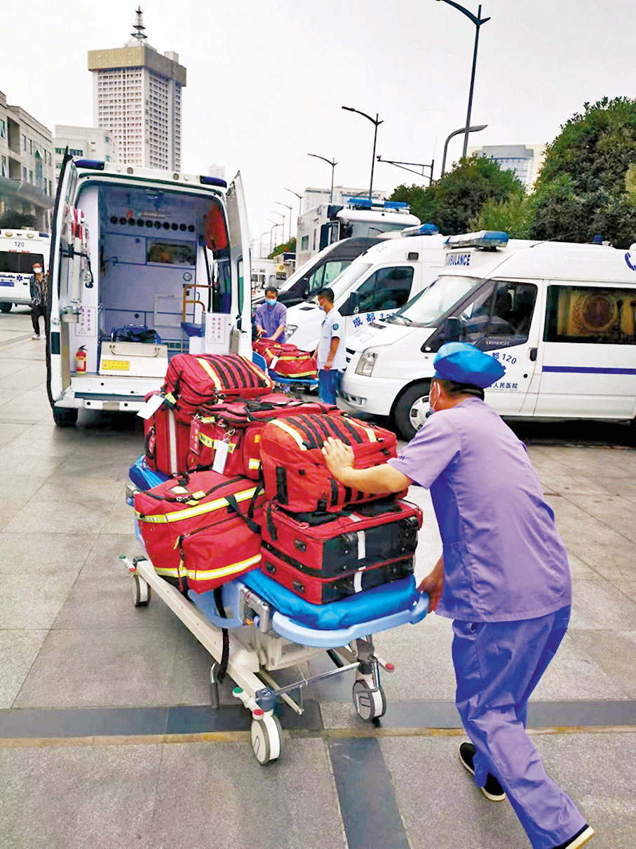 ◆救援隊已經出發前往蘆山地震震區參與救援工作。新華社