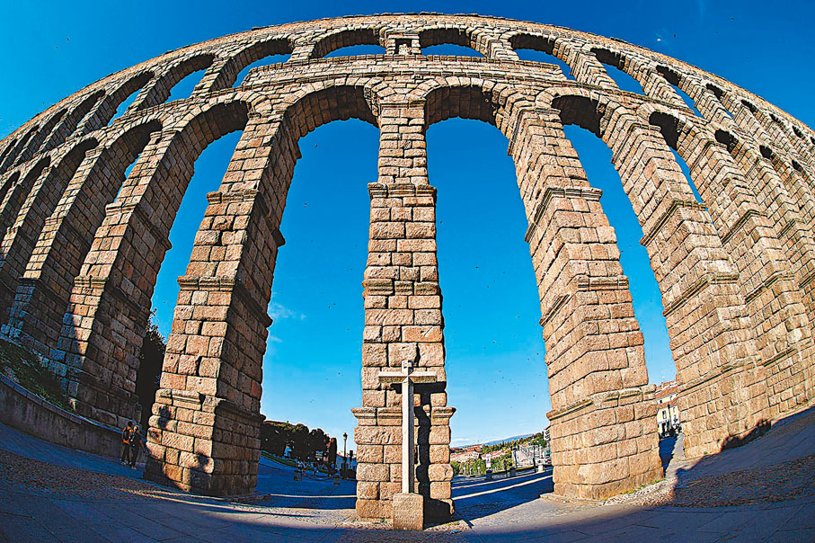 ◆古羅馬高架引水渠