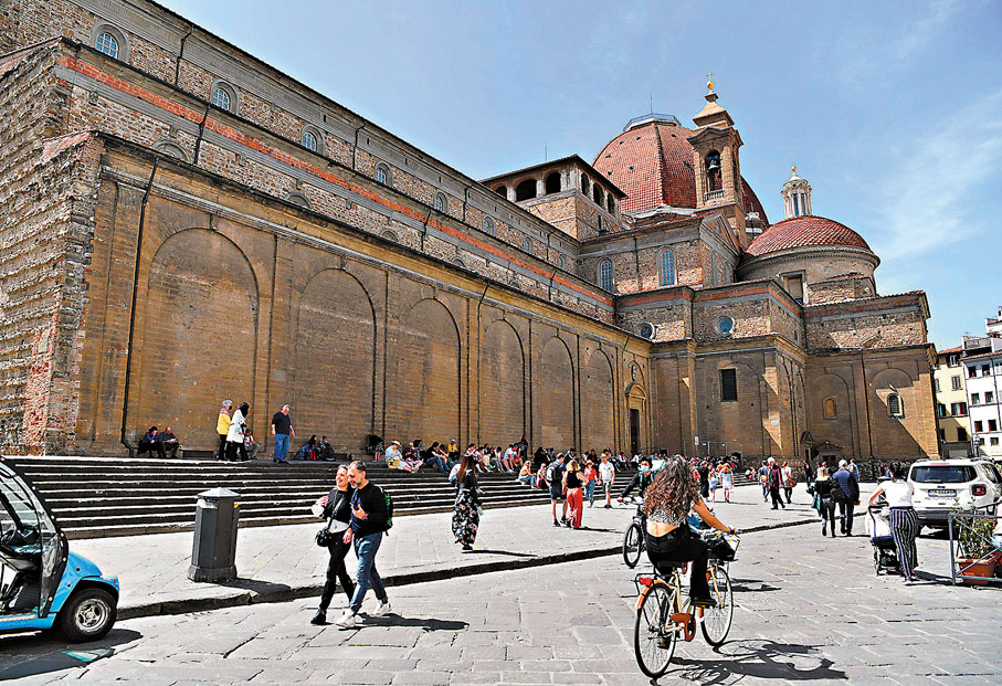 ◆遊客在佛羅倫斯街頭漫步