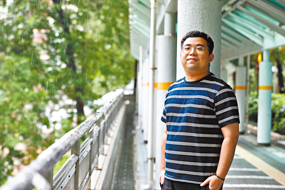 ◆ 劉學廉堅持服務社區，見證香港在國家支持下逐步重回正軌。 香港文匯報記者  攝