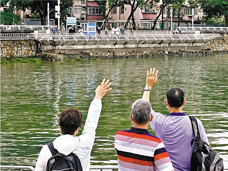 ◆ 沙頭角能眺望對岸的深圳社區，兩地居民不時互相揮手問好。 香港文匯報記者  攝