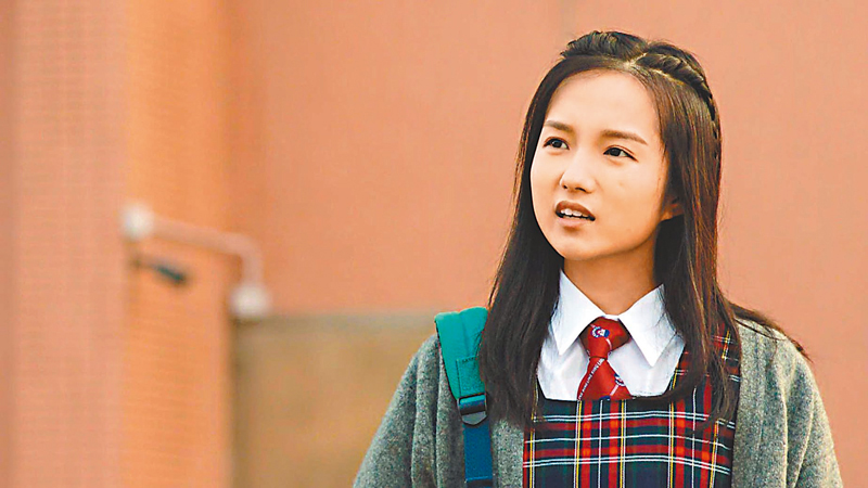◆鄧卓殷飾演龔嘉欣的14歲妹妹。