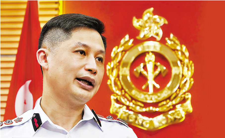 ◆ 楊恩健接受香港文匯報專訪時表示，第五波疫情來勢洶洶，對消防處而言挑戰是「前所未見」。香港文匯報記者  攝